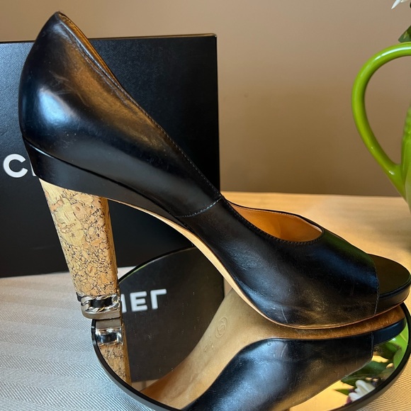 CHANEL CC Logo Black Genuine Leather Peep Toe Platform Cork Chain Pump Heels - Picture 8 of 11